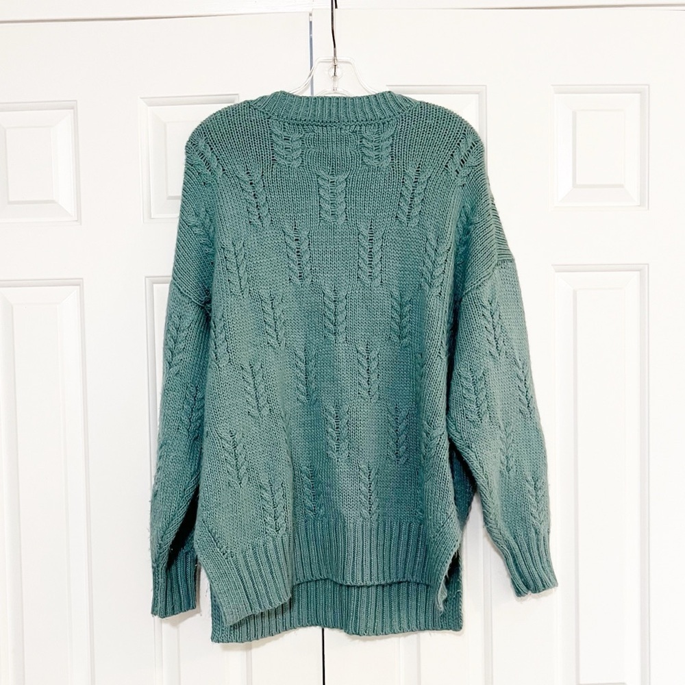 Lucky Brand Oversized Slouchy Fit Chunky Cozy Green Cable Knit V-Neck Sweater. - Picture 4 of 15